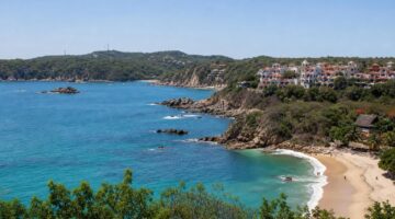 Huatulco, Mexico: A Complete Canadian’s Guide to the Bays, Beaches, and Laid-Back Magic of Oaxaca’s Coast