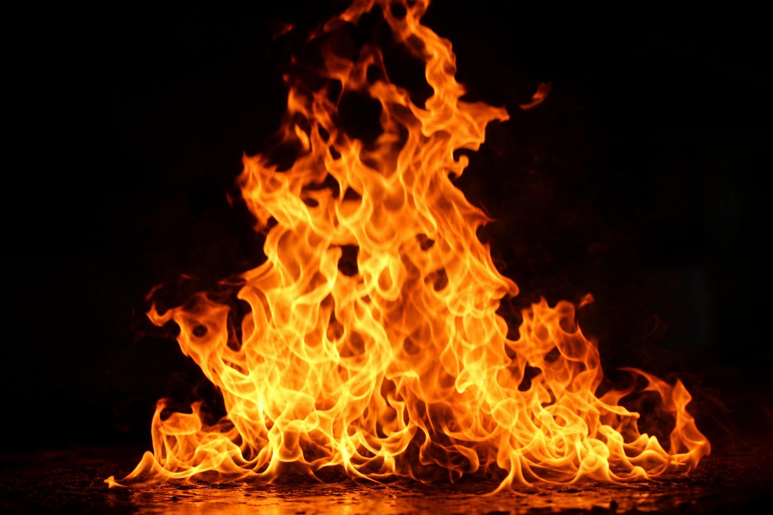 Fire Emoji: The Complete Canadian Guide to 🔥 Meaning, Etiquette, and Smart Use